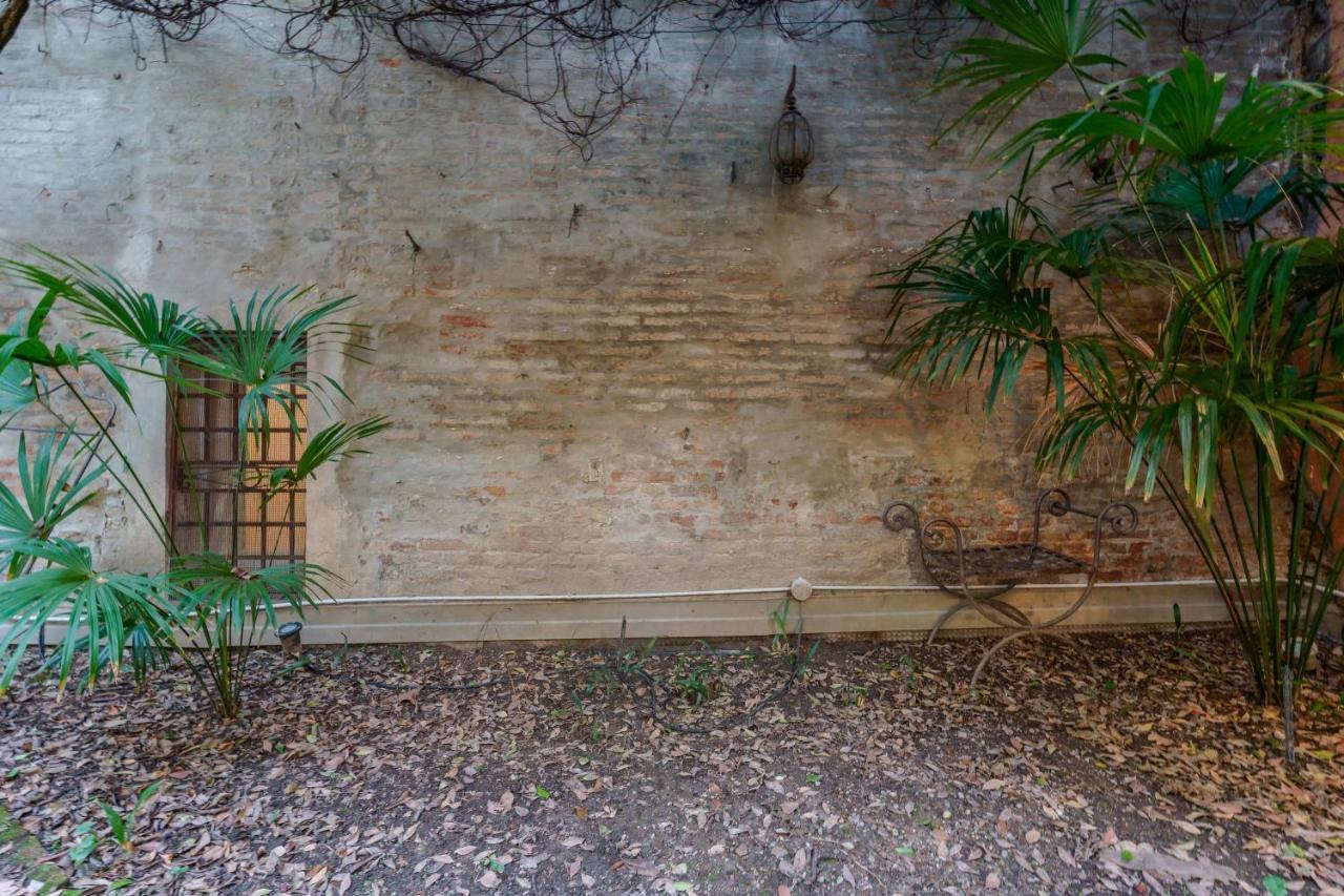 Suite Aldrovandi, With Private Garden Boloňa Exteriér fotografie